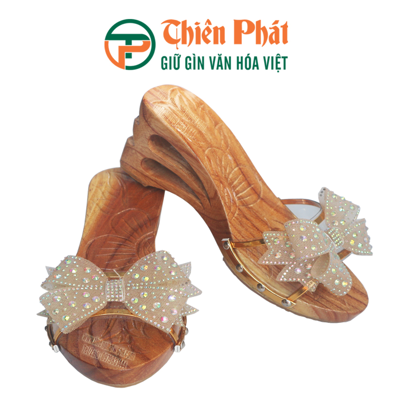 guốc gỗ chạm hai giọt nước ở đế cao 8cm